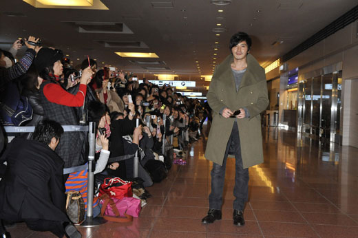 俳優チャン・ドンゴン、「マイウェイ」のプロモで日本訪問