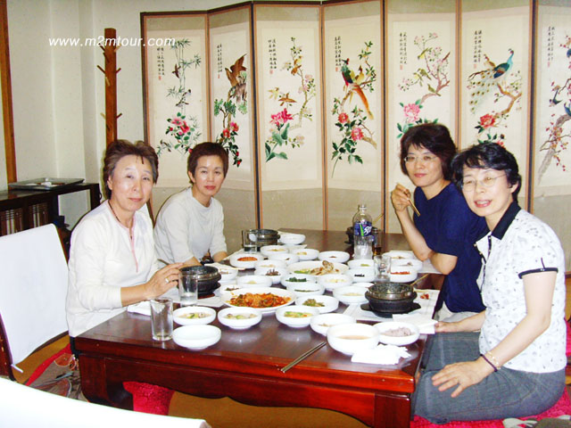 韓国ならではの韓定食、、、小食のお嬢様には参りましたって。。^!^@@@　次回は胃袋を大きくして韓国料理を堪能しましょうＹＹ、、ハハハ笑
