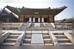 王朝時代の遺跡．昌慶宮(チャンギョングン)
